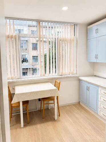 Продаётся 3-комн. вторичка 75 м², м. Элмляр Академиясы, photo 5 from 12