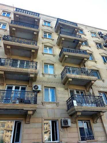 Продаётся 3-комн. вторичка 60 м², м. Ичеришехер, photo 3 from 11