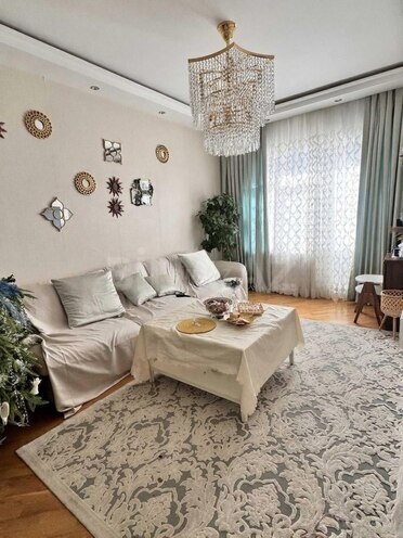 Продаётся 4-комн. вторичка 110 м², м. Халглар Достлугу, photo 1 from 12
