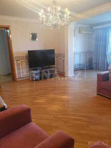Satılır 4 otaqlı köhnə tikili 150 m², Badamdar q., photo 3 from 15