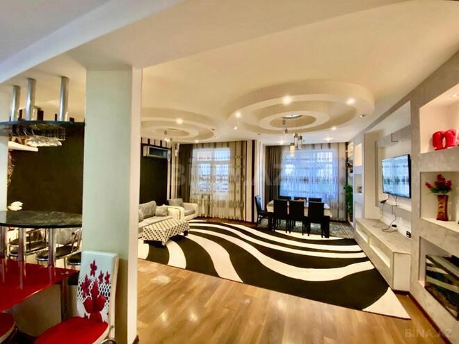 Сдаётся 3-комн. новостройка 130 м², м. Иншаатчылар, photo 1 from 17