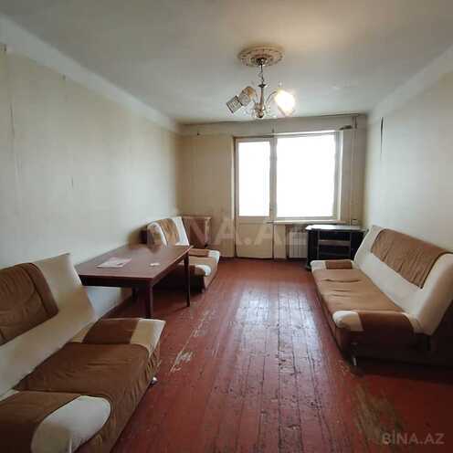 Продаётся 2-комн. вторичка 60 м², м. Кара Караев, photo 1 from 10