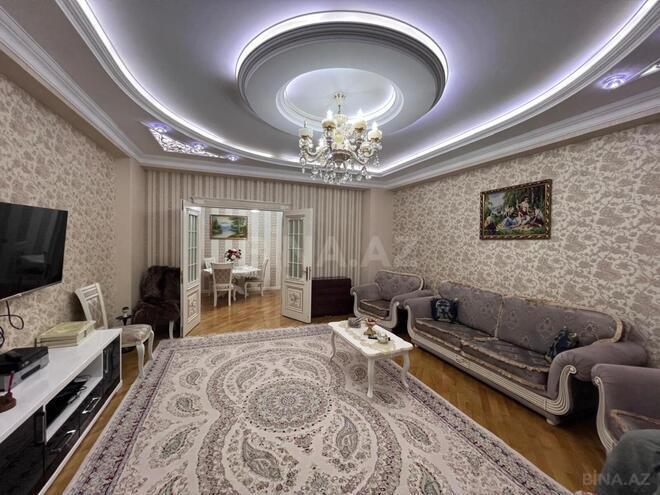 Продаётся 3-комн. вторичка 136 м², м. Кара Караев, photo 3 from 17
