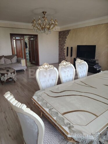 Satılır 3 otaqlı köhnə tikili 120 m², Elmlər Akademiyası m., photo 1 from 13