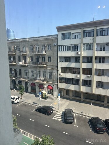 İcarəyə verilir 3 otaqlı köhnə tikili 90 m², Sahil m., photo 18 from 23