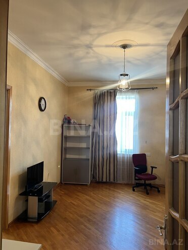İcarəyə verilir 3 otaqlı köhnə tikili 90 m², Sahil m., photo 20 from 23