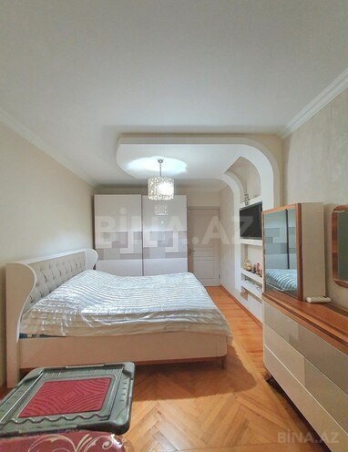 Satılır 2 otaqlı köhnə tikili 65 m², Xalqlar Dostluğu m., photo 6 from 12