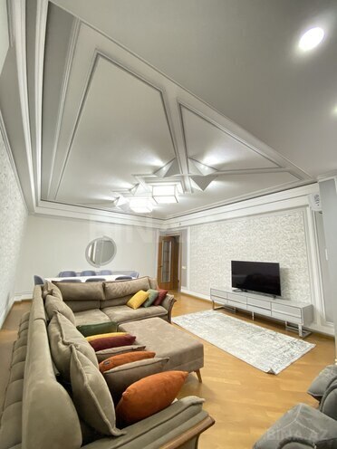 İcarəyə verilir 3 otaqlı yeni tikili 135 m², 8 Noyabr m., photo 16 from 31