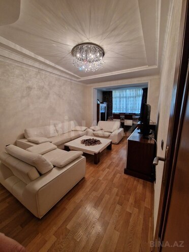 Продаётся 3-комн. вторичка 82 м², м. Иншаатчылар, photo 8 from 19