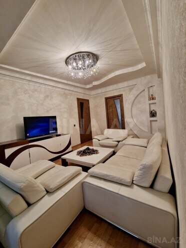 Продаётся 3-комн. вторичка 82 м², м. Иншаатчылар, photo 5 from 19