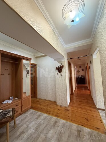 Satılır 4 otaqlı köhnə tikili 100 m², Bakıxanov q., photo 1 from 27