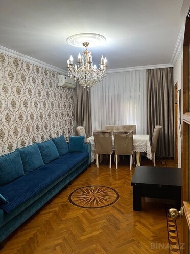 Продаётся 3-комн. вторичка 75 м², м. Ази Асланов, photo 1 from 14