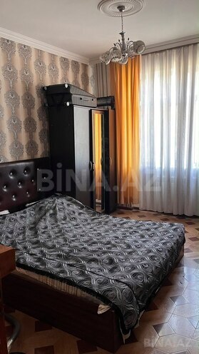 Продаётся 5-комн. вторичка 110 м², м. Ази Асланов, photo 4 from 8