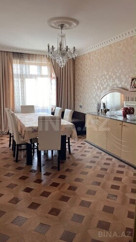 Продаётся 5-комн. вторичка 110 м², м. Ази Асланов, photo 1 from 8