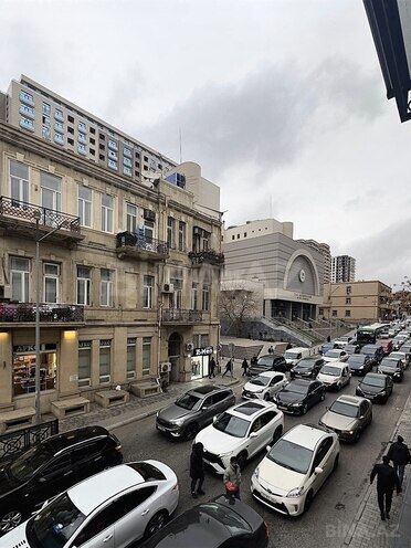 Satılır 3 otaqlı köhnə tikili 86 m², İnşaatçılar m., photo 1 from 26
