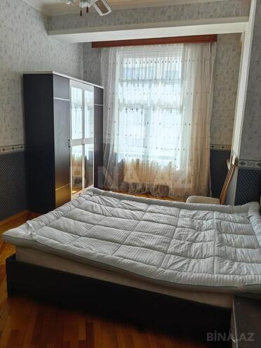 İcarəyə verilir 3 otaqlı yeni tikili 176 m², 28 May m., photo 1 from 12