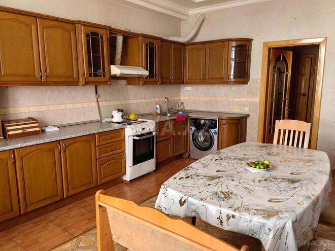 İcarəyə verilir 3 otaqlı yeni tikili 176 m², 28 May m., photo 11 from 12