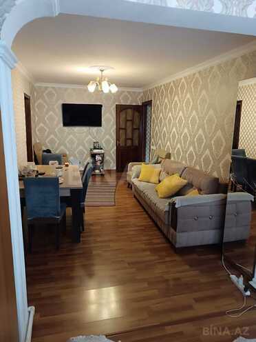 Satılır 2 otaqlı köhnə tikili 60 m², Xalqlar Dostluğu m., photo 1 from 10