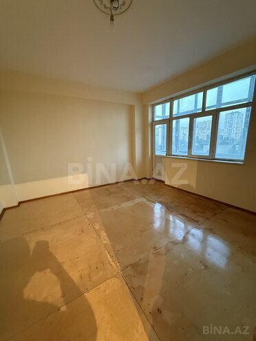 Satılır 2 otaqlı köhnə tikili 61 m², Xalqlar Dostluğu m., photo 1 from 15