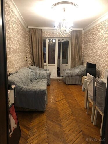 Продаётся 3-комн. вторичка 50 м², м. Элмляр Академиясы, photo 1 from 9