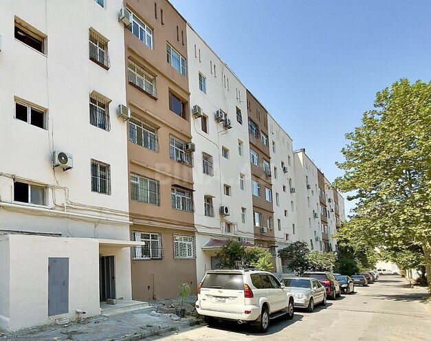 Продаётся 3-комн. вторичка 80 м², м. Кара Караев, photo 1 from 32