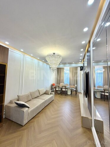 Сдаётся 3-комн. новостройка 105 м², м. Кара Караев, photo 1 from 14