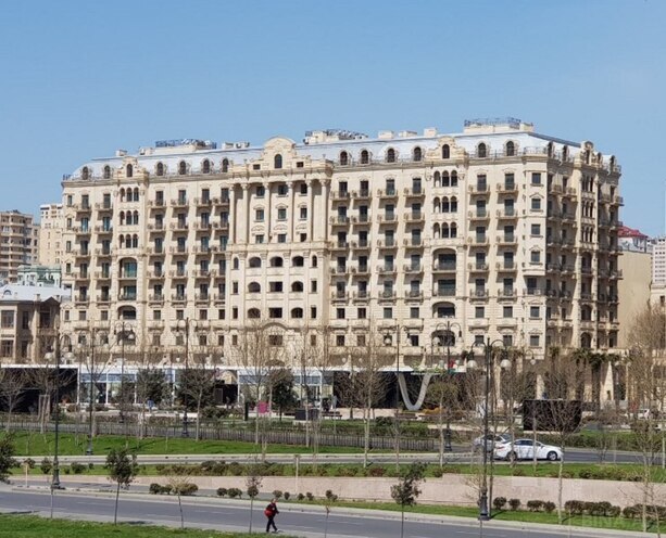 Продаётся 4-комн. новостройка 207 м², м. Сахил, photo 1 from 7