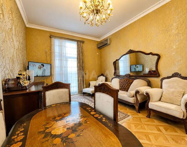 Продаётся 3-комн. вторичка 90 м², м. Низами, photo 3 from 10