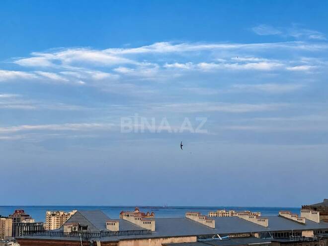 Продаётся 3-комн. вторичка 90 м², м. Низами, photo 1 from 10