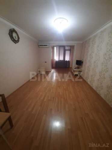 Продаётся 2-комн. вторичка 45 м², м. Элмляр Академиясы, photo 1 from 19