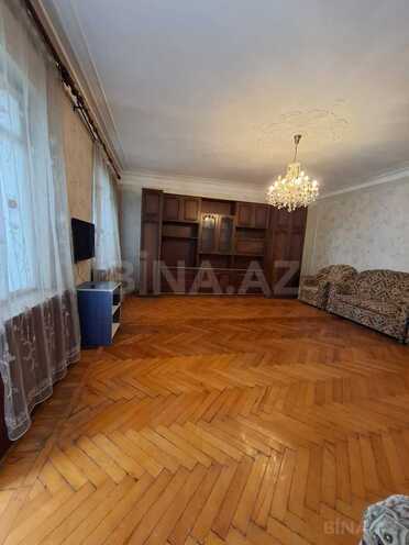 Satılır 4 otaqlı köhnə tikili 105 m², 28 May m., photo 3 from 19