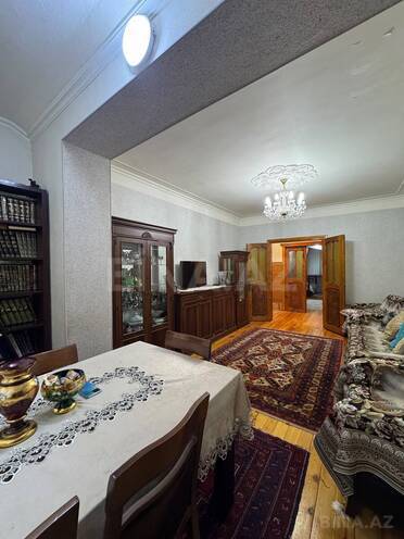 Продаётся 3-комн. вторичка 70 м², м. Ази Асланов, photo 3 from 24