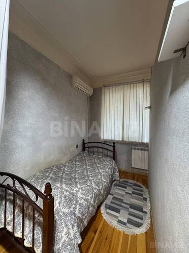 Продаётся 3-комн. вторичка 70 м², м. Ази Асланов, photo 6 from 24