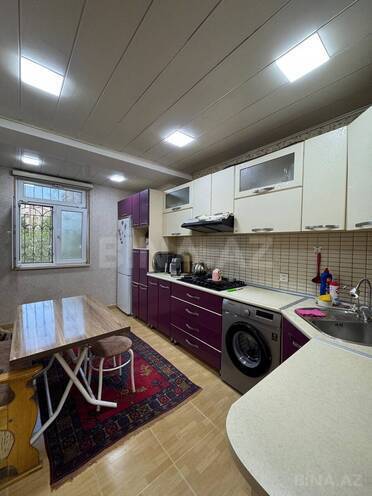 Продаётся 3-комн. вторичка 70 м², м. Ази Асланов, photo 17 from 24