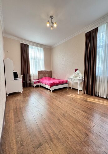 Продаётся 3-комн. вторичка 90 м², м. Низами, photo 4 from 10