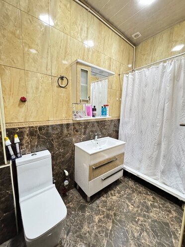 Продаётся 3-комн. вторичка 90 м², м. Низами, photo 9 from 10