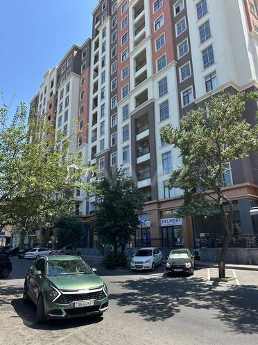 Продаётся 2-комн. новостройка 63.6 м², м. Кара Караев, photo 1 from 13