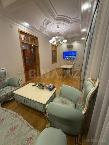 Продаётся 3-комн. вторичка 75 м², м. Элмляр Академиясы, photo 3 from 15