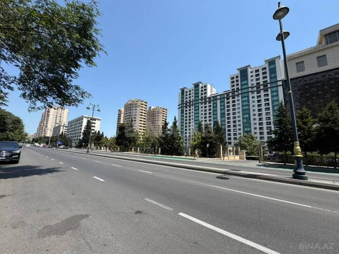 Satılır 2 otaqlı köhnə tikili 50 m², İnşaatçılar m., photo 1 from 28