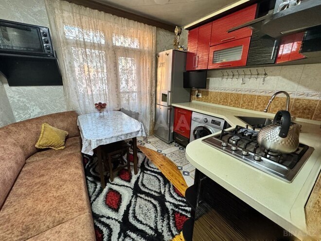 Продаётся 3-комн. вторичка 70 м², м. Ази Асланов, photo 8 from 12