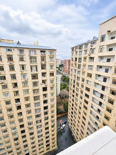 Продаётся 4-комн. новостройка 115 м², м. Иншаатчылар, photo 1 from 18