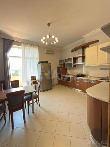 Продаётся 3-комн. новостройка 175 м², м. Низами, photo 13 from 27