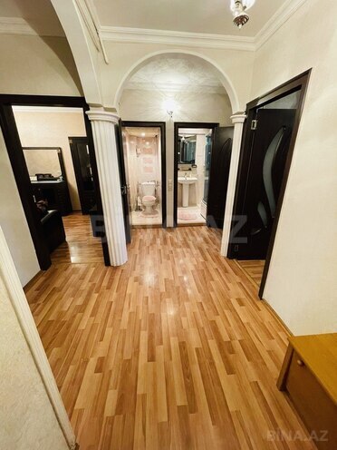 Продаётся 3-комн. вторичка 90 м², Ясамальский р., photo 9 from 17