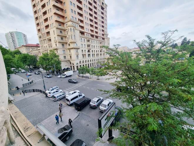 İcarəyə verilir 3 otaqlı köhnə tikili 95 m², Sahil m., photo 21 from 23