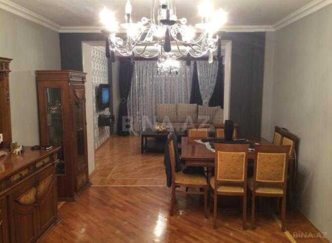 Satılır 4 otaqlı köhnə tikili 93 m², Gənclik m., photo 1 from 16