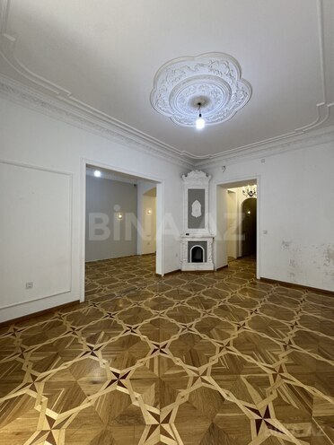 Satılır 4 otaqlı köhnə tikili 120 m², Sahil m., photo 3 from 12