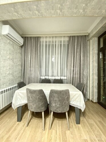 İcarəyə verilir 3 otaqlı yeni tikili 70 m², 28 May m., photo 3 from 13