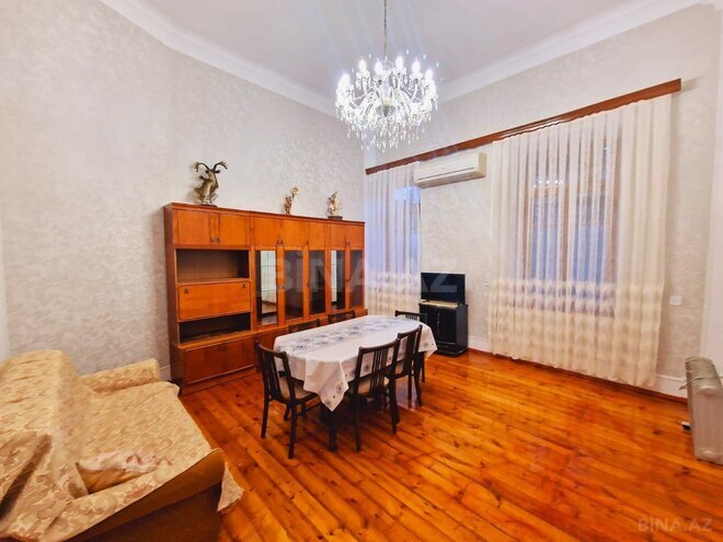 Сдаётся 2-комн. вторичка 65 м², м. Ичеришехер, photo 1 from 21