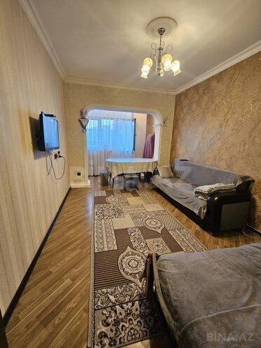 Satılır 2 otaqlı köhnə tikili 60 m², İnşaatçılar m., photo 1 from 24