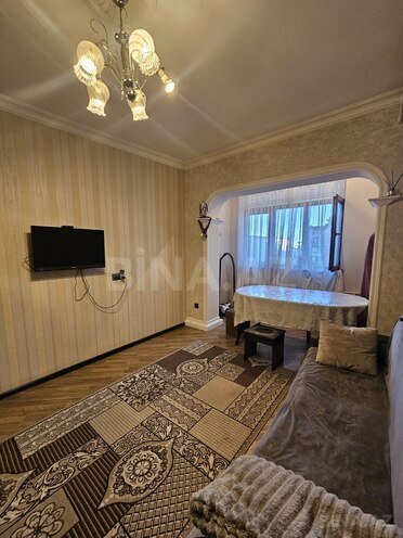 Satılır 2 otaqlı köhnə tikili 60 m², İnşaatçılar m., photo 6 from 24